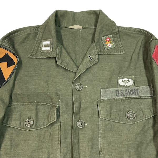 Vintage 1960s Army OG107 Shirt sz S to M ~ 1st Cavalry Division + Jump Wings + Signal Corp