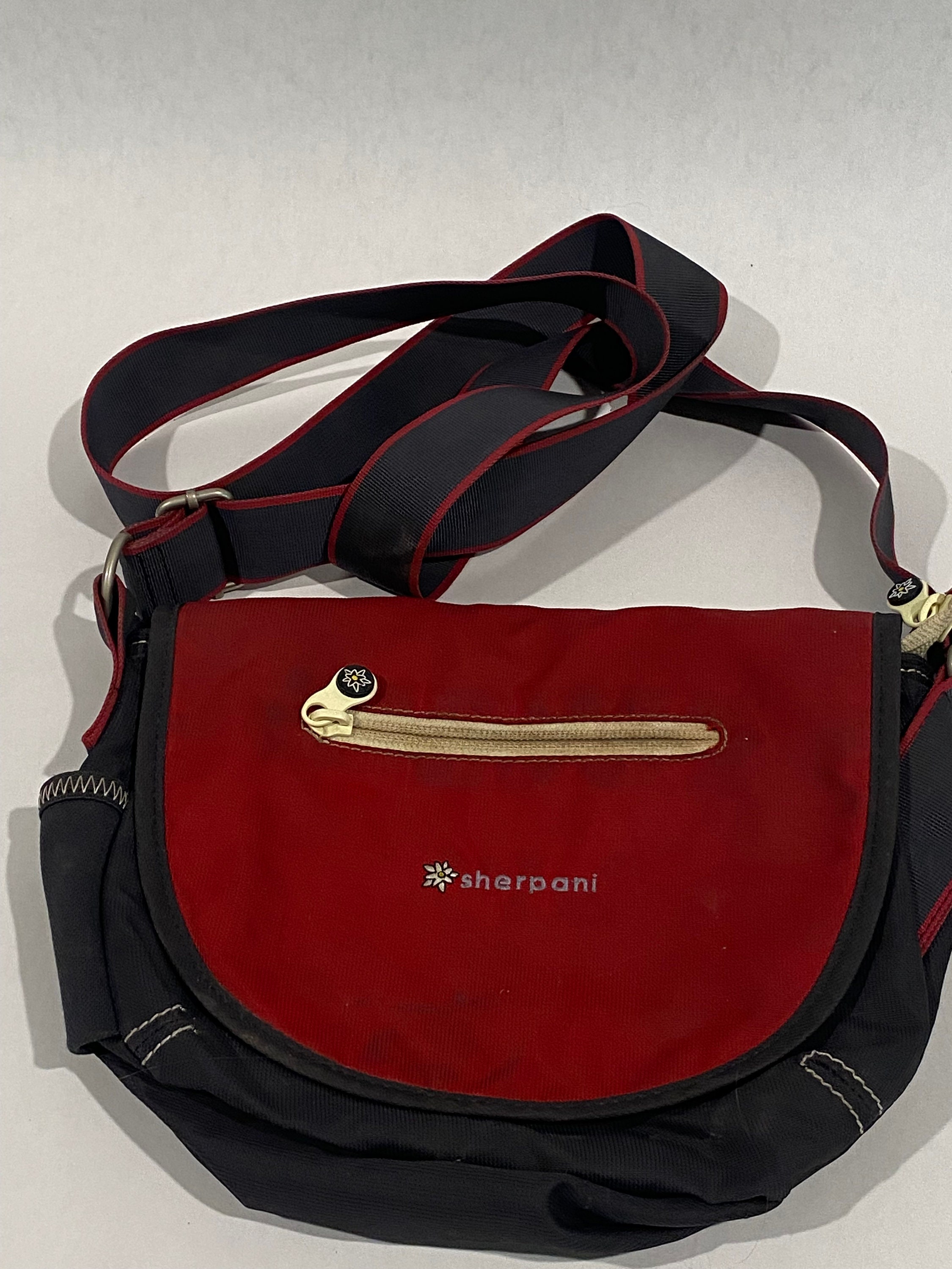 Vintage Sherpani Crossbody Red Compact Bag Purse 