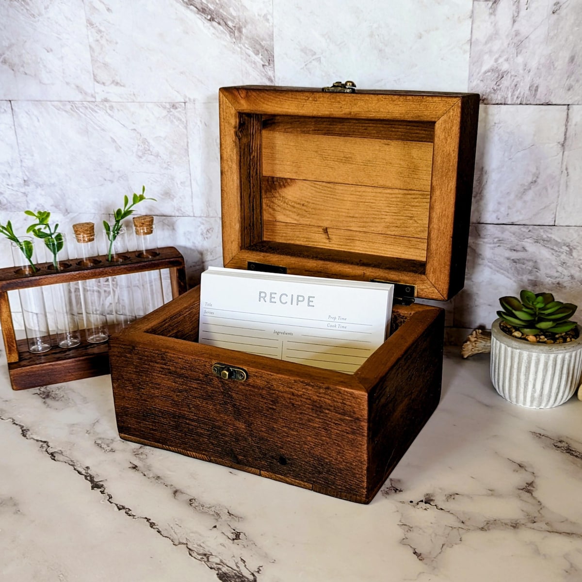 Reclaimed Wood Recipe Box / Family Recipe Box / 4x6 Recipe Cards / Farmhouse Recipe Holder / Mother's Day Gift / Wedding - Etsy