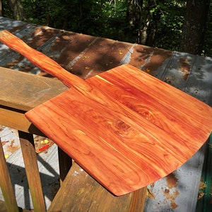 Eastern Red Cedar Pizza Peel, Custom Pizza Peel, Wood Pizza Paddle, Wood Pizza Shovel, Kitchen Gift, Wood Fired Pizza
