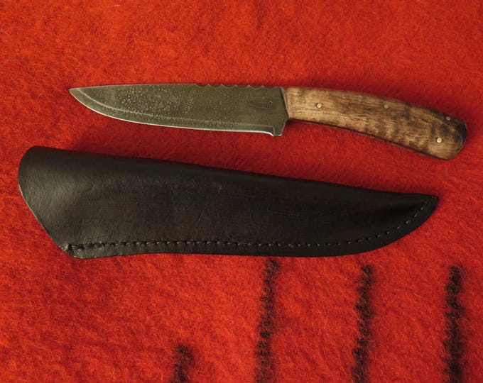 NATIVE AMERICAN Voyageurs HB Fur Trader's Knife 5" Blade 1095 High Carbon Steel Blade embossed leather welted sheath belt loop Collectable