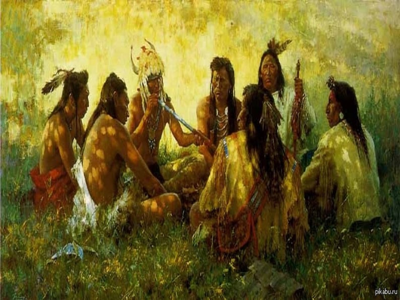 Op de afbeelding: Een schilderij dat een groep inheemse Amerikanen toont die in een cirkel bijeen zijn gekomen. Ze dragen traditionele kleding en hoofdtooien. De sc&egrave;ne speelt zich af op een grasveld met een heldergele lucht op de achtergrond.