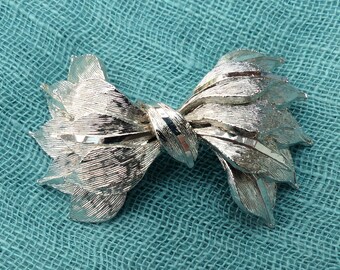 WEST Silvertone Double Layer Bow Brooch, Vintage 1980s