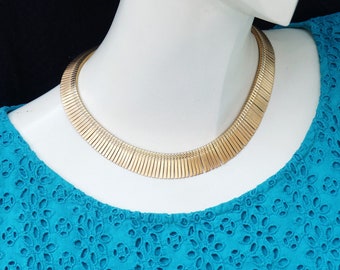 Vintage 1960s Fine Textured Modernist Gold-plated Collar Necklace with Rope Effect Pattern Edging