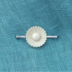 Vintage 1920s Sterling Silver & Cream Carved Celluloid Daisy Bar Brooch, Art Deco 1920s Flower Pin