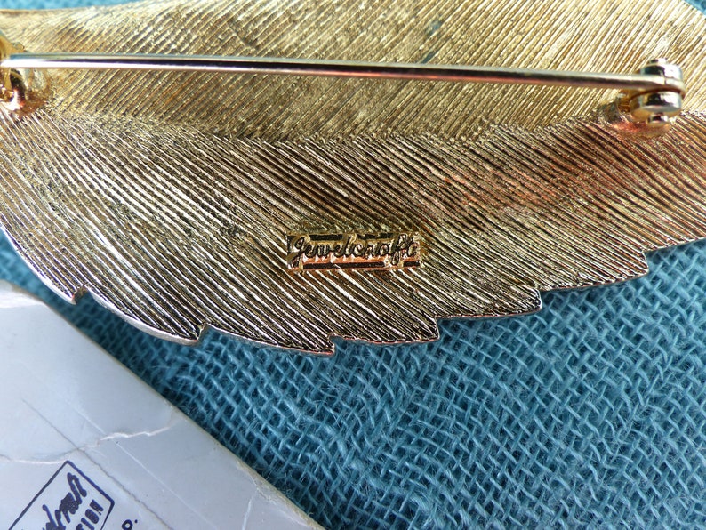 BNWT Vintage 1960s Gold-plated Curled Leaf Brooch With Matching Screw-Clip Earrings on Original Card CORO JEWELCRAFT