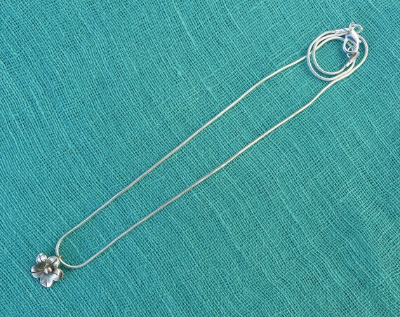 Vintage 1990s Tiny Silver-Plated Flower Pendant o… - image 5