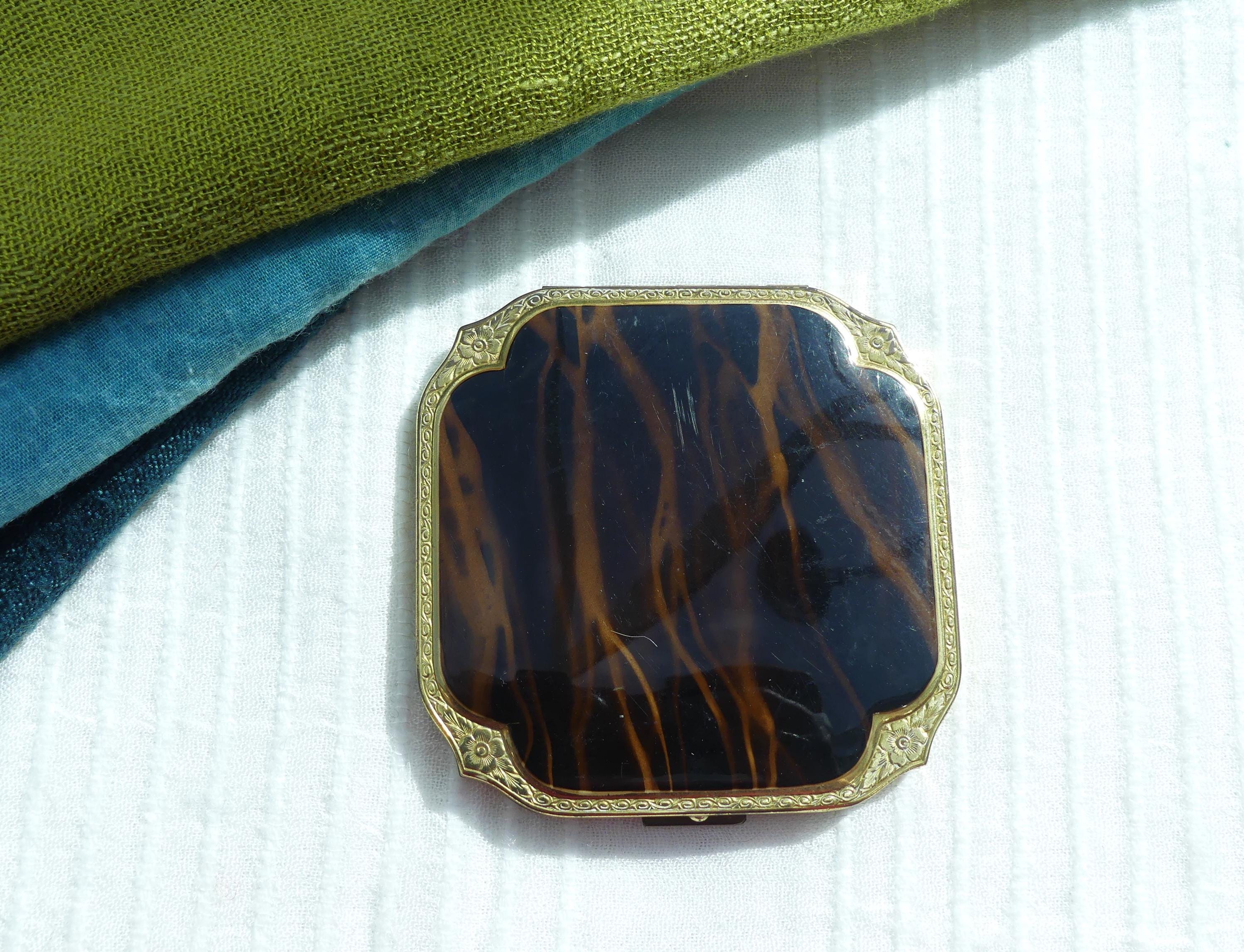 昭和レトロヴィンテージパウダーコンパクト Vintage powder compact - Etsy 日本