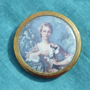 Vintage 1950s Powder Compact, 18th Century Portrait of a Lady With Her Dog, With Original Sifter & Powder Puff, Unused