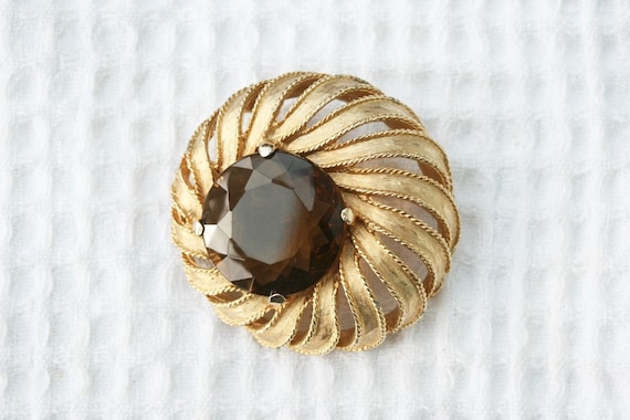 Sphinx brooch deals