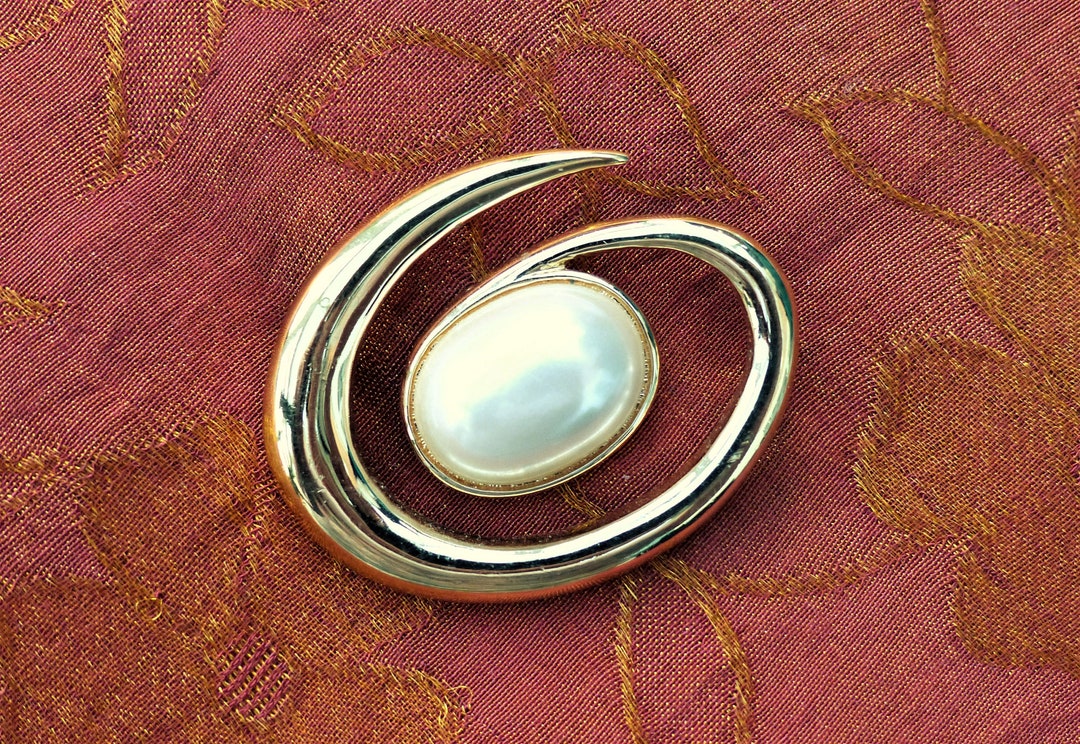 Broche Vintage Ovale Style Art Nouveau, Motif Floral, Plaquée Or - Occasion à Vérifier