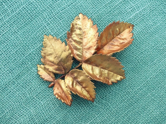 Vintage 1970s Small Copper-dipped Rose Leaf Brooc… - image 1