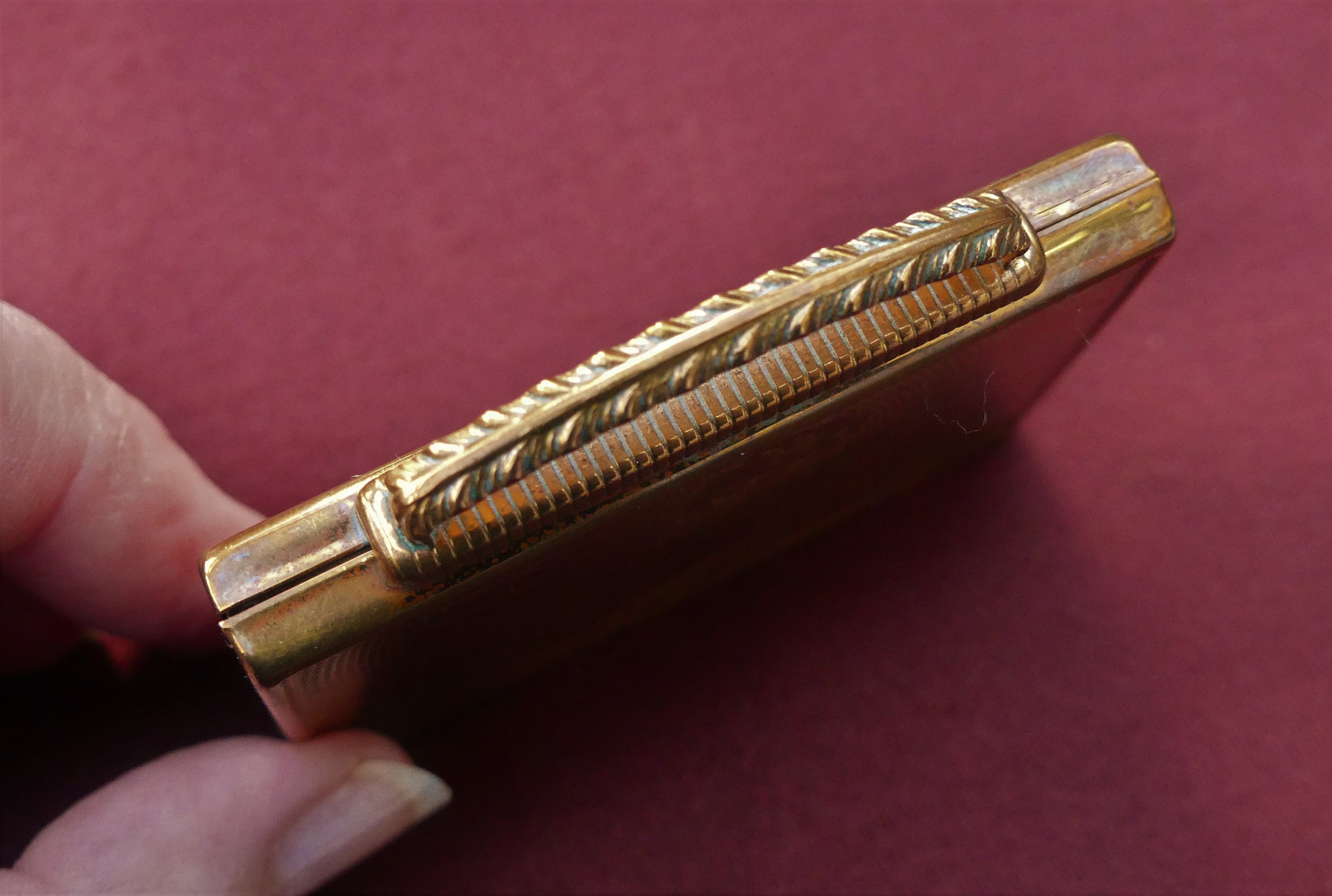 MASCOT 真鍮ハンドバッグ型パウダーコンパクト、キプロス地図付き