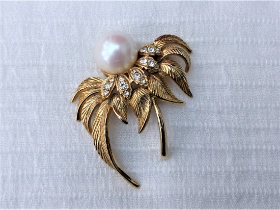 Pair of 1950s Brooches  Gold & Diamanté Bows by Boucher