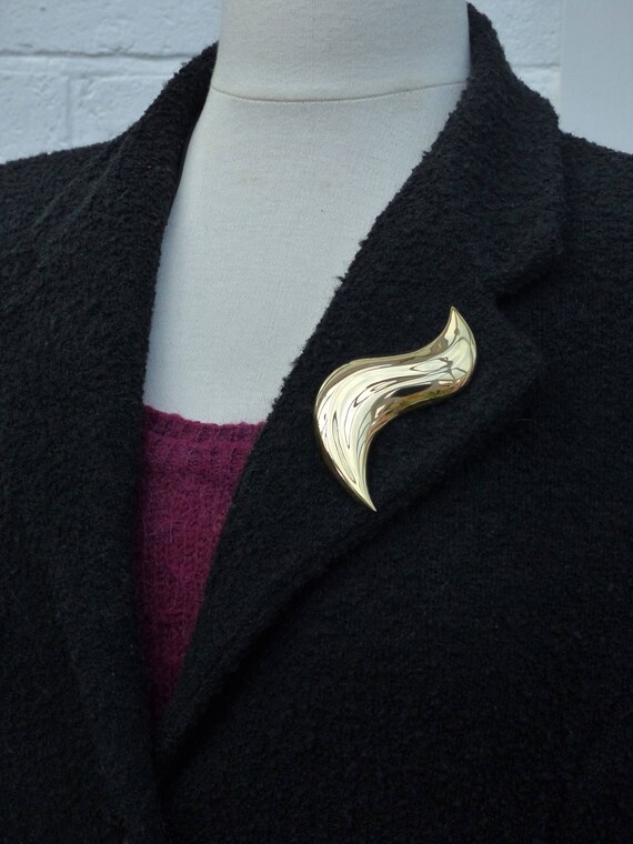 SPHINX Gold-plated Abstract Bird S-Curve Brooch, … - image 9