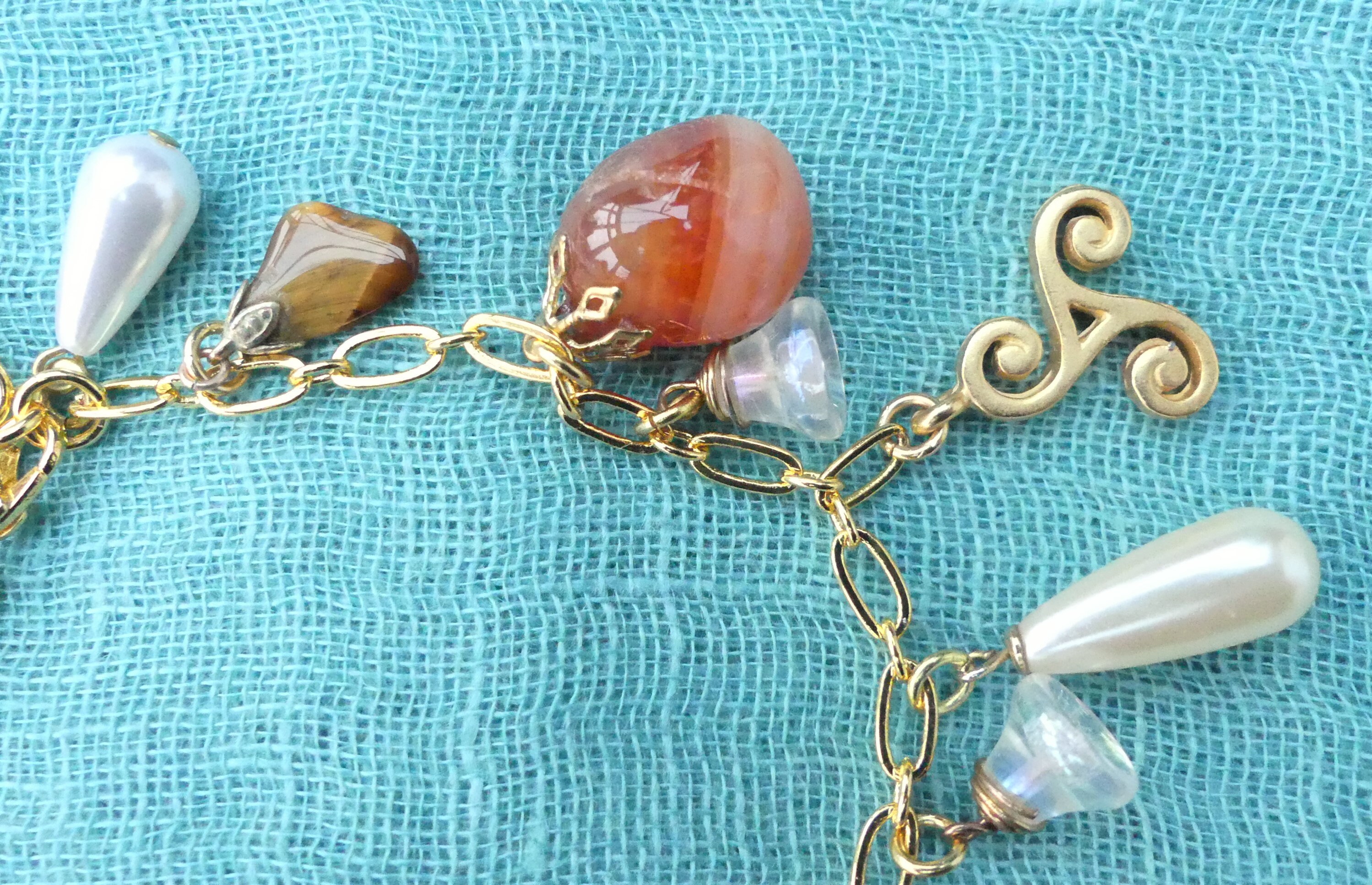 OOAK Goldplated Charm Bracelet With Vintage Agate Shell Etsy
