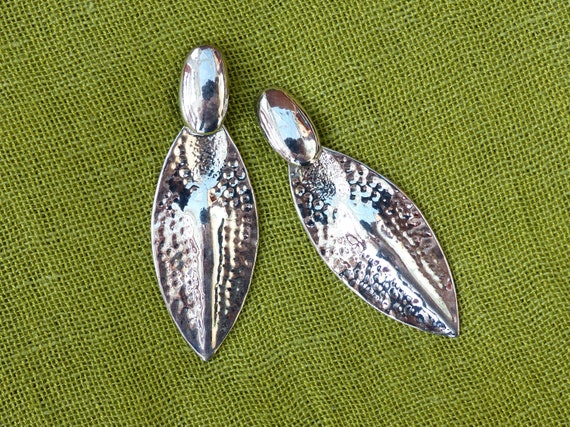 Vintage 1980s Silver-plated Leaf Shape Dangly Ear… - image 1