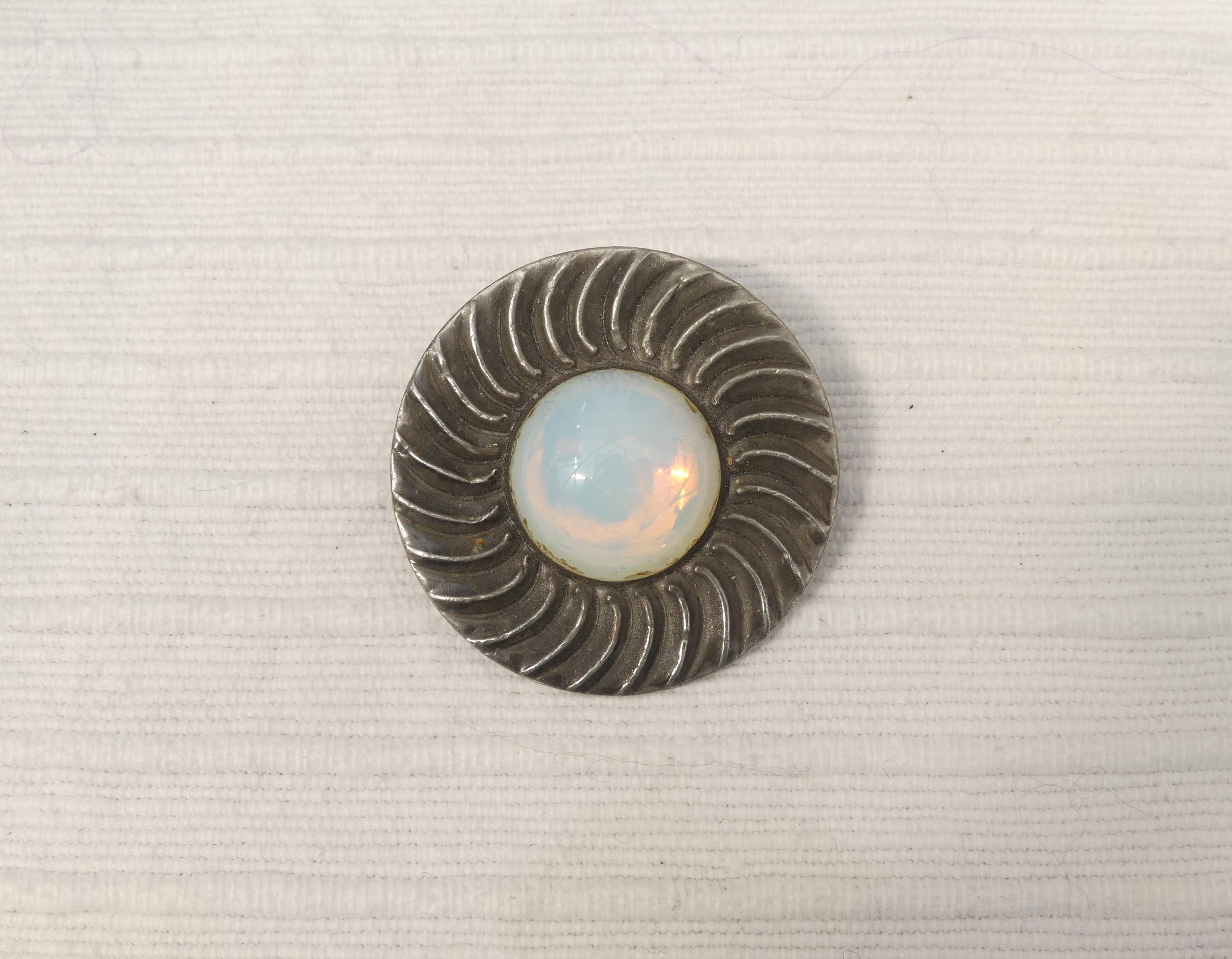 Broche Vintage Artistique En étain Soudé Et Verre - État Excellent - Bijou D'artiste