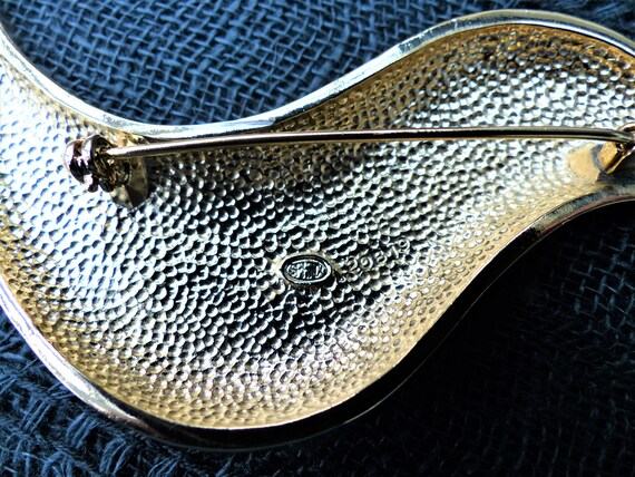 SPHINX Gold-plated Abstract Bird S-Curve Brooch, … - image 4