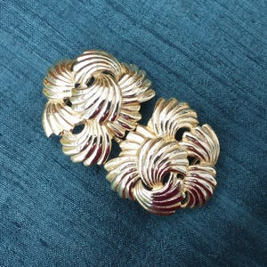 MIMI DI NISCEMI Gold-plated Overlapping Shells Belt Buckle, Large Cockle Shell Design Double Buckle, Vintage 1984