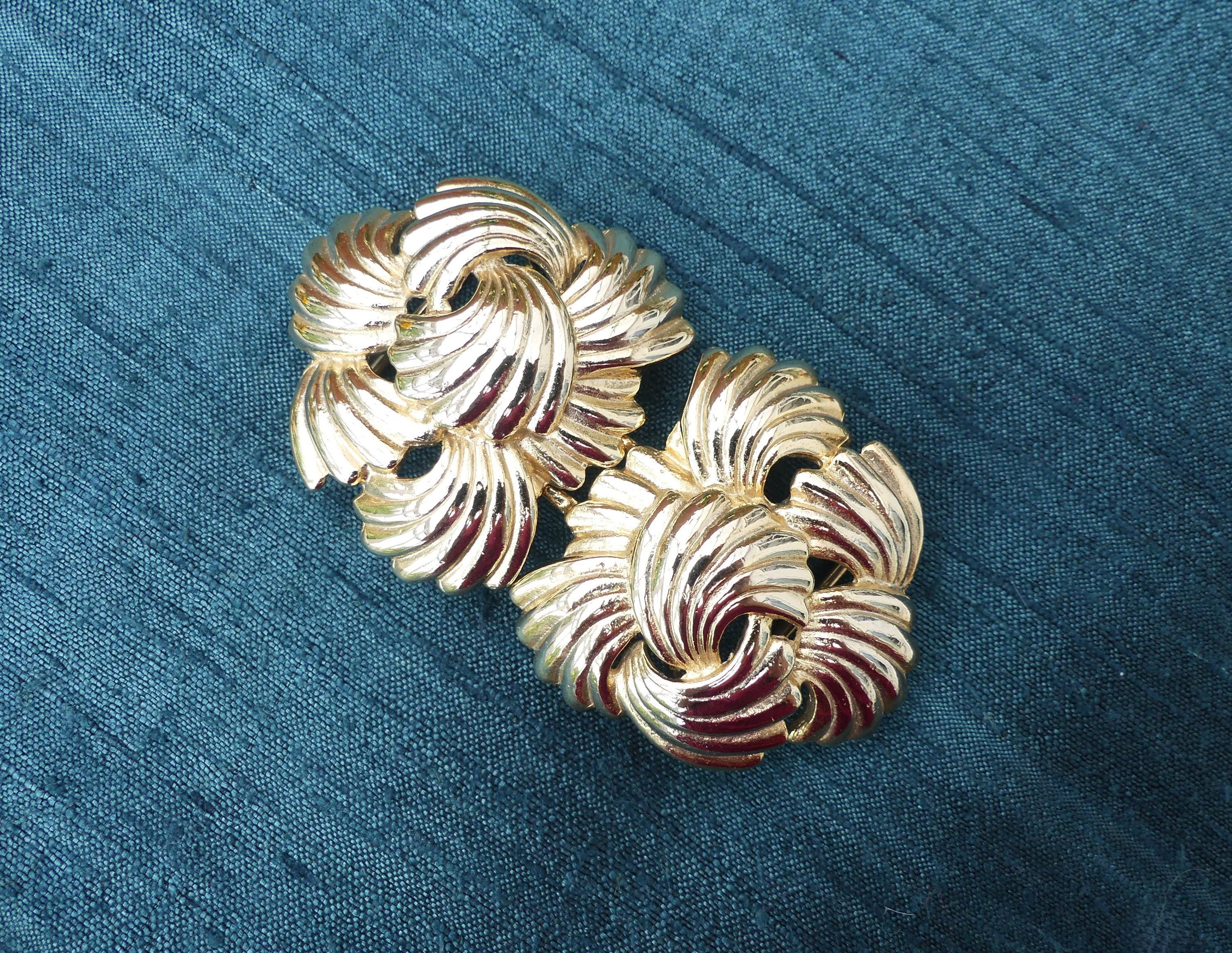 MIMI DI NISCEMI Gold-plated Overlapping Shells Belt Buckle  display picture 2