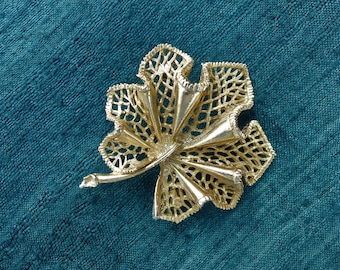 Vintage 1960s Large Gold-plated Filigree Leaf Brooch