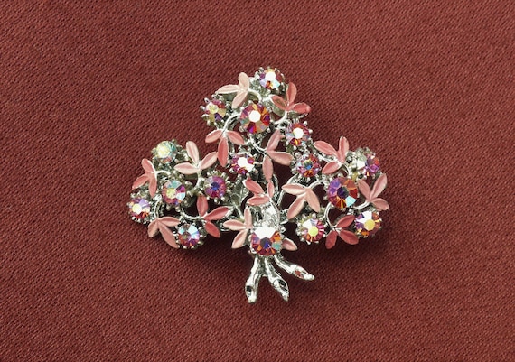 Broche Vintage 'foulards Dans Le Vent' Alliage Doré Et émail Rose/bleu/lilas - Occasion