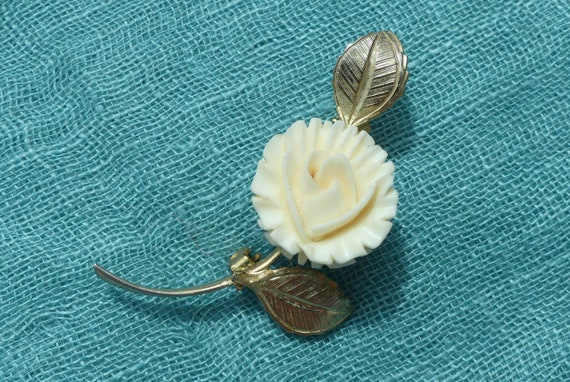 Vintage 1940s/50s Cream Carved Celluloid Rose Bro… - image 7