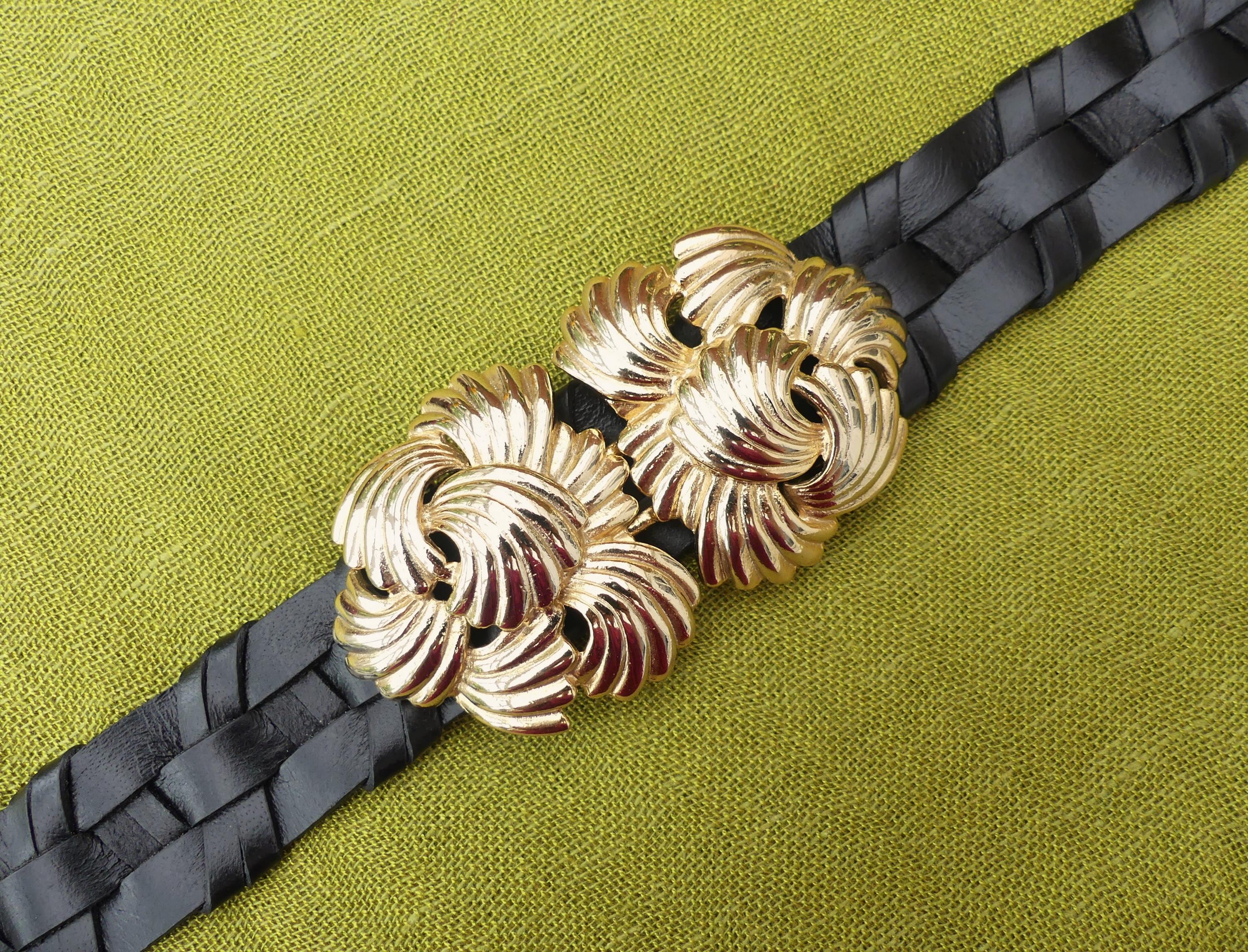 Mimi di Niscemi double scalloped shell gold toned belt buckles with red belt 1992 Mimi di N yorkie scottie dog buckle tartan belt Niscemi  main image 2