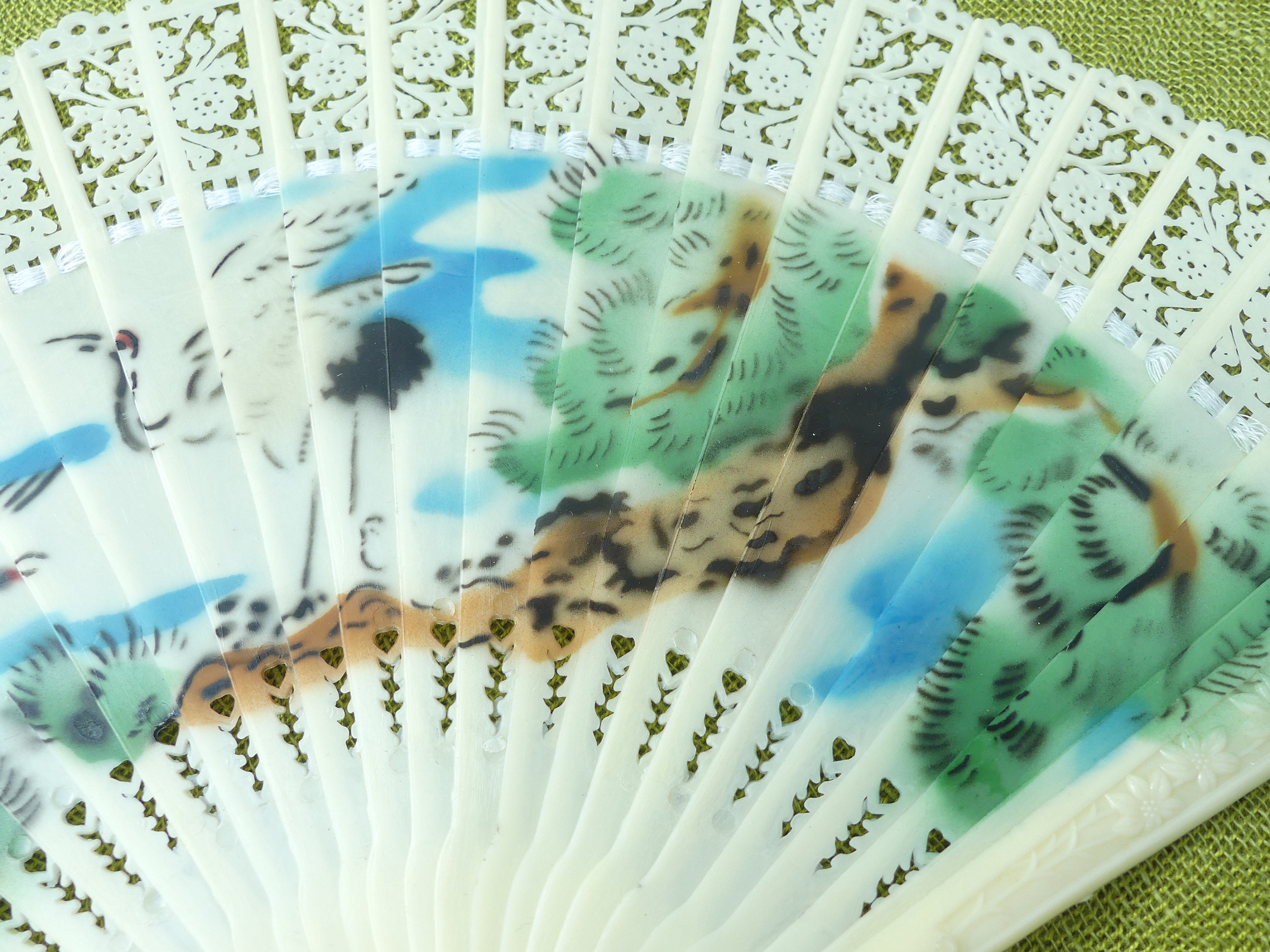 Vintage 1960s Hand Fan, Cream Faux Ivory Lightweight  display picture 2