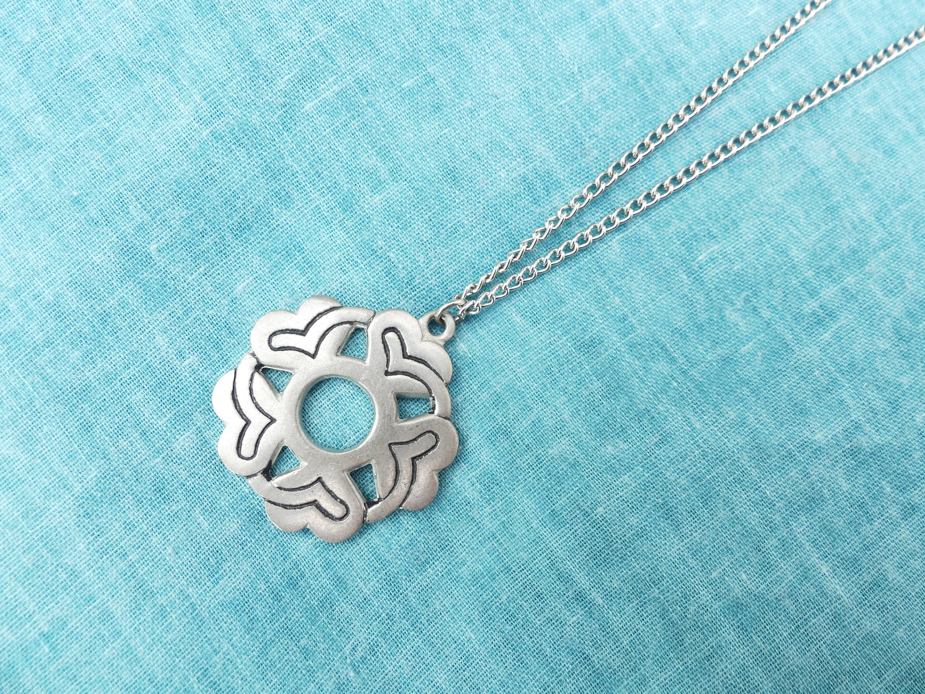 Pendentif Celtique Cœur Stylisé En étain Poli - Avec Chaîne Argentée, Neuf Sans Emballage