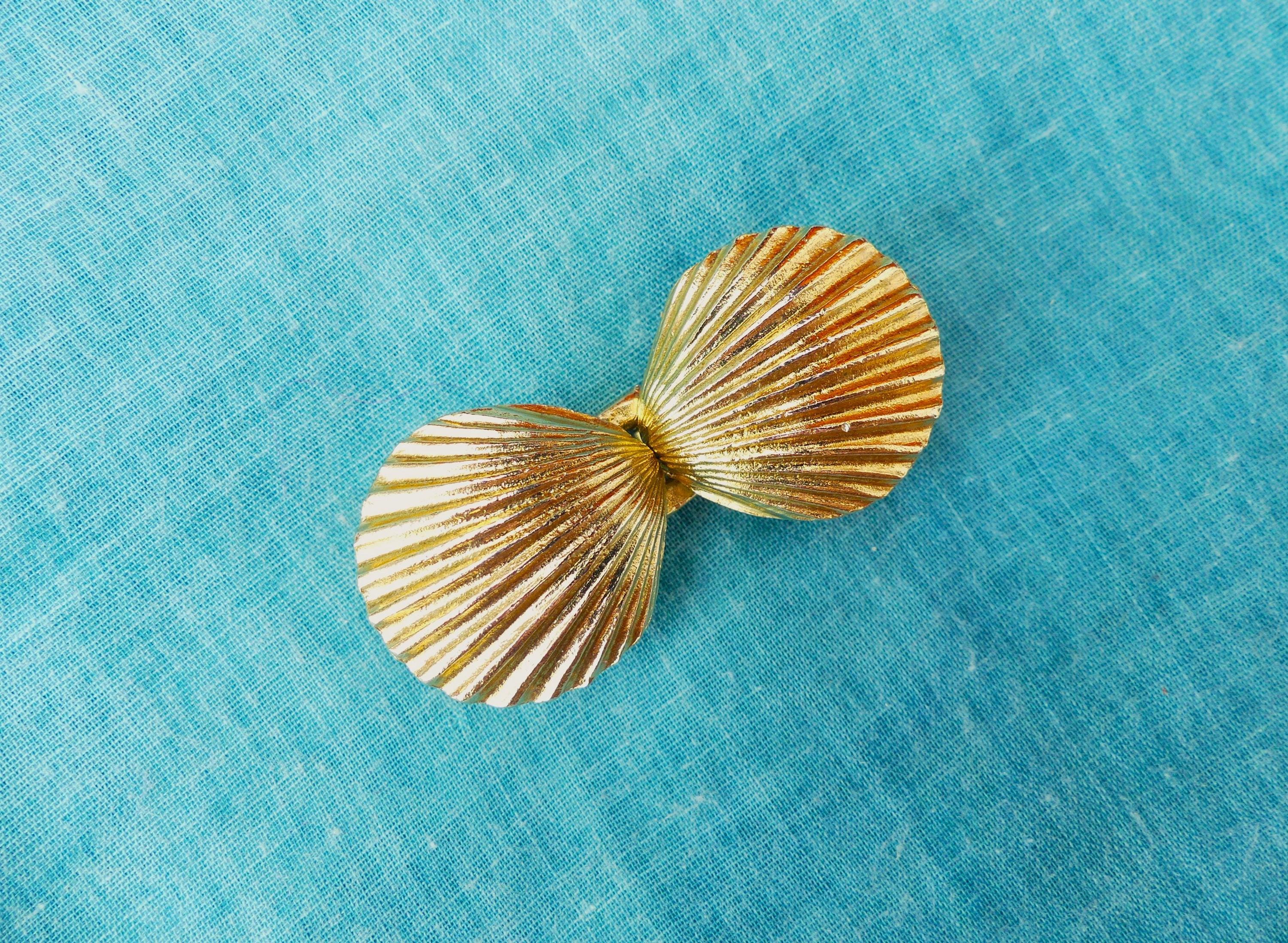 Mimi di Niscemi double scalloped shell gold toned belt buckles with red belt Mimi Di Niscemi Belt - Etsy main image 2