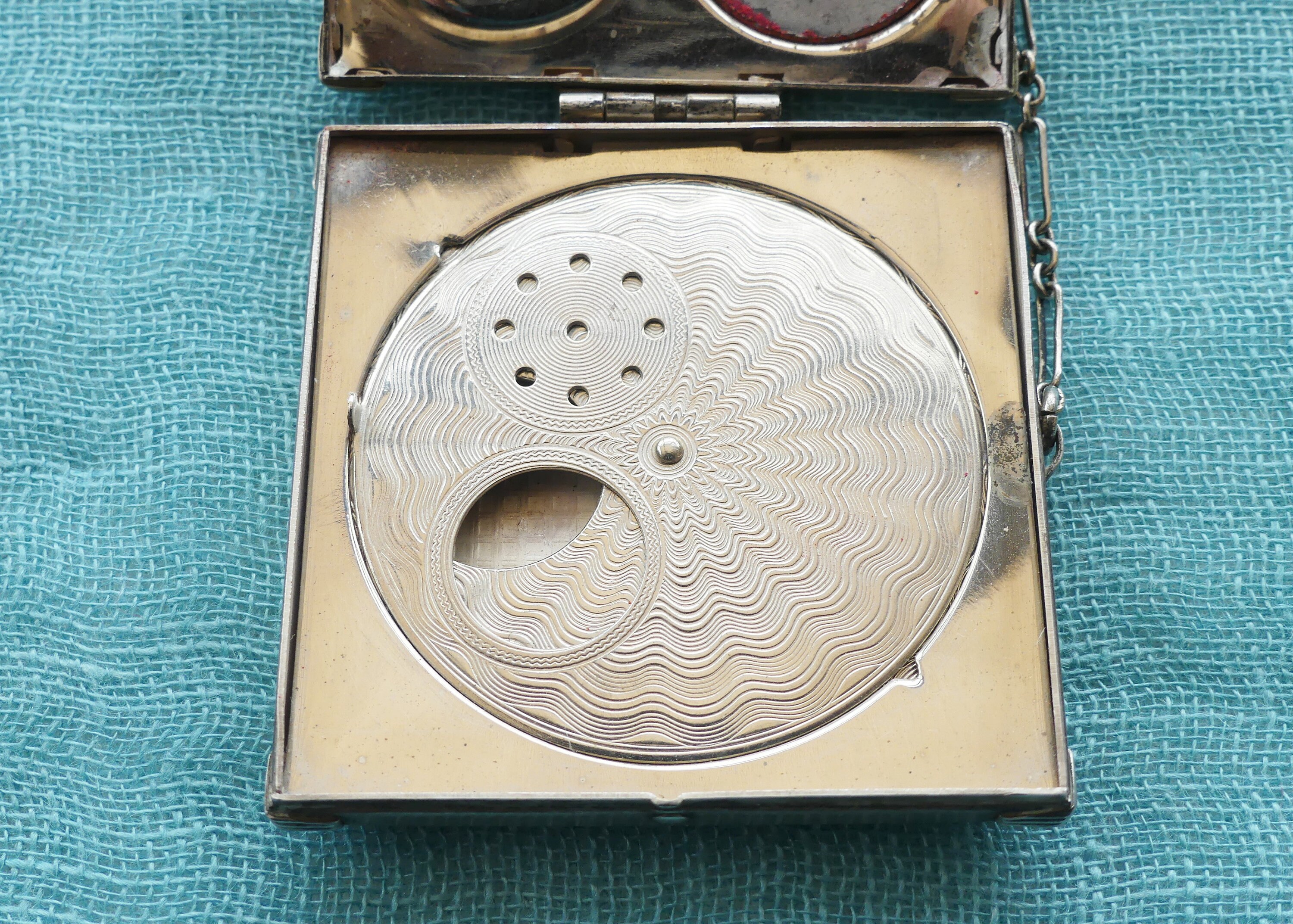 Vintage 1920s Art Deco Square Powder Compact With Rotating