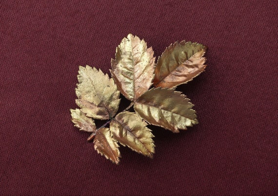 Vintage 1970s Small Copper-dipped Rose Leaf Brooc… - image 10