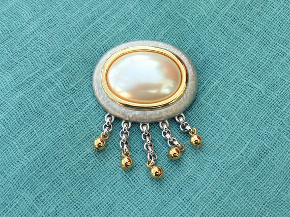 MONET Oval Gold-plated and Faux Pearl Brooch With… - image 10