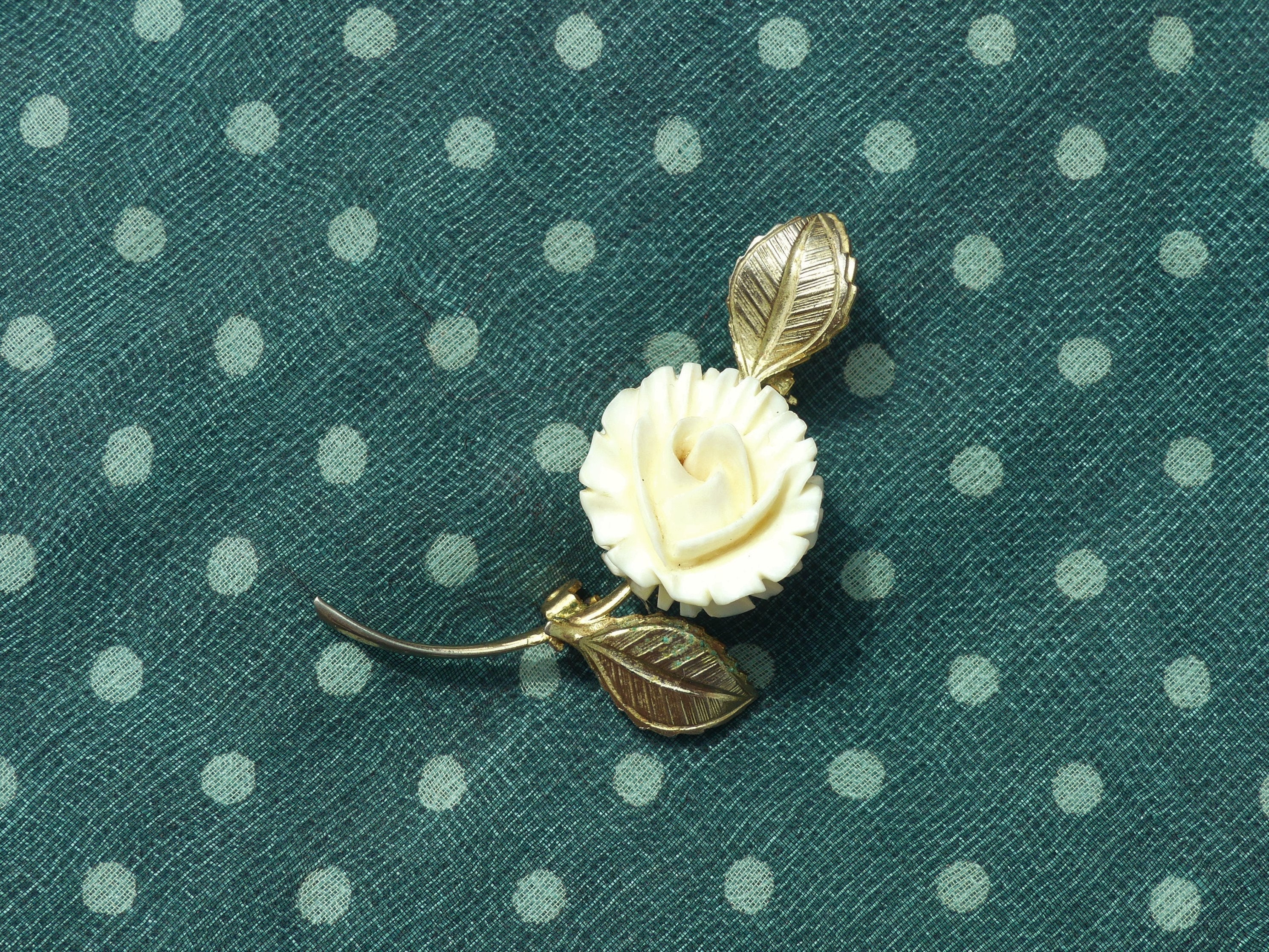 ヴィンテージ 1940 年代 / 50 年代 クリーム色 彫刻 セルロイド
