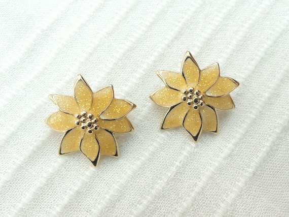 AVON white Christmas Gold plated Yellowy cream Glitter Enamel