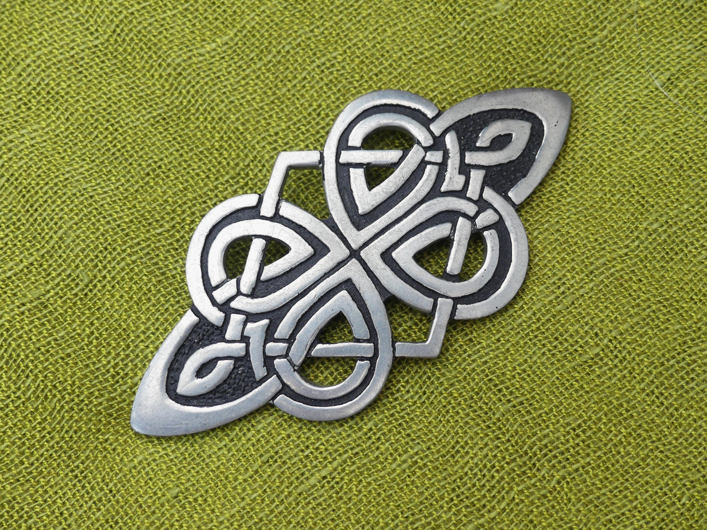 ST. JUSTIN Pewter Celtic Knot Brooch, Large 9cm Wide Shawl/Scarf brooch, Vintage 1980s/1990s