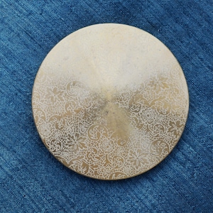 Vintage 1950s Large Flapjack Lacquered Brass Powder Compact with White Enamel Lace Design, Inc. Original Sifter