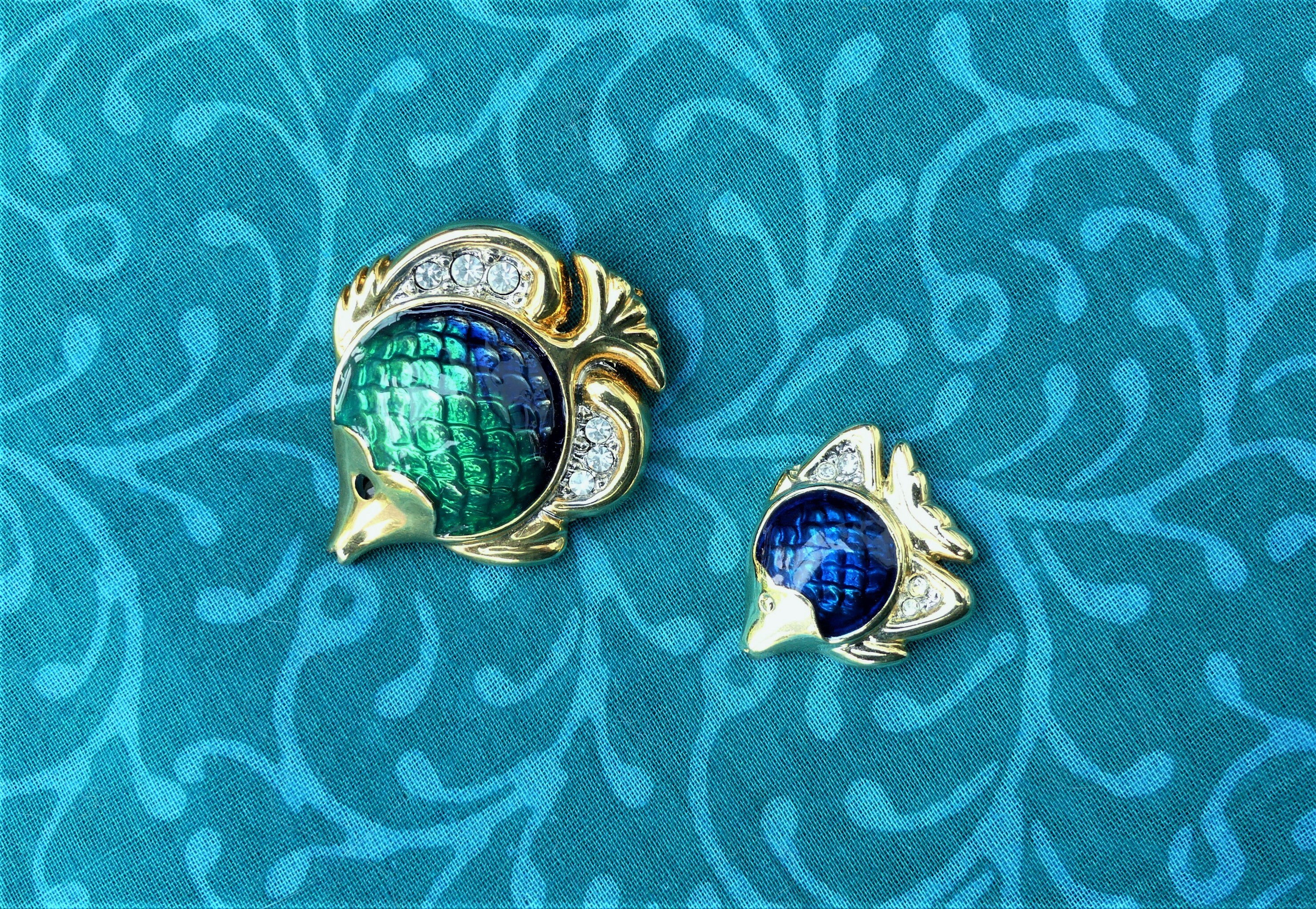 Broche Concho Vintage émail Bleu Scintillant - Métal Argenté, Style Sud-ouest, Unsigned