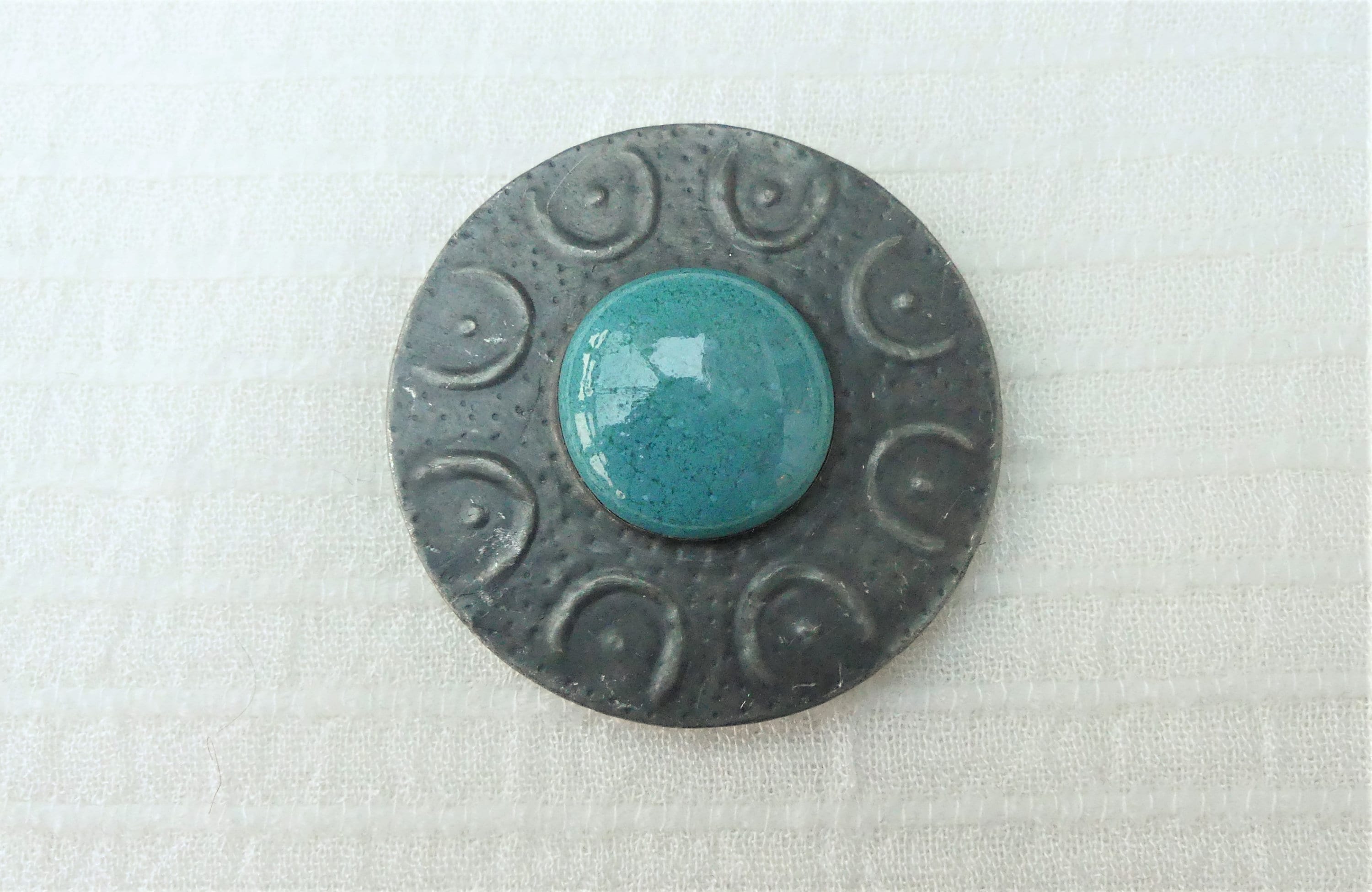 Ruskin style brooch - Etsy 日本