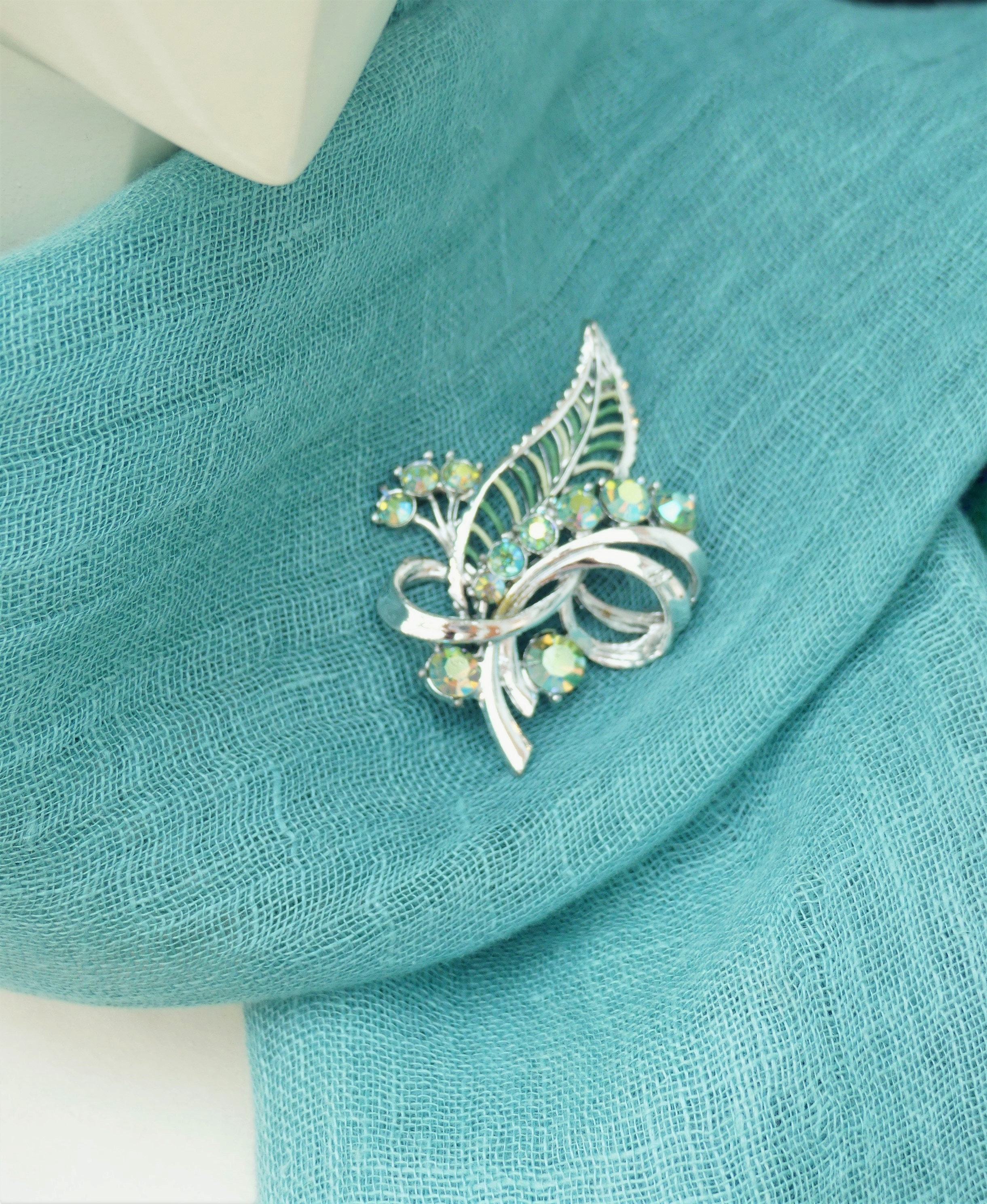 Spilla Fiore Razzle Diamante Vintage - Abbagliante Con Strass, Colore Blu/Verde