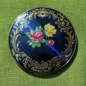 STRATTON Lacquered Brass and Midnight Blue Enamel Floral Powder Compact, Includes Original Sifter, Vintage 1950s