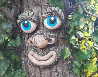 Decoración de jardín con forma de cara de árbol y ojos azul brillante, abrazador de árboles para exteriores, cara de árbol para jardín de hadas, arte de jardín caprichoso, cara de espíritu de árbol, regalo de jardín