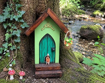Whimsical Green Fairy Door with Cat & Flower Basket - Garden Decor