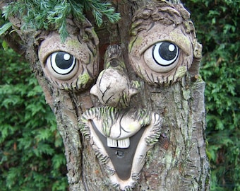 Whimsical Tree Face: Funny Outdoor Garden Decoration