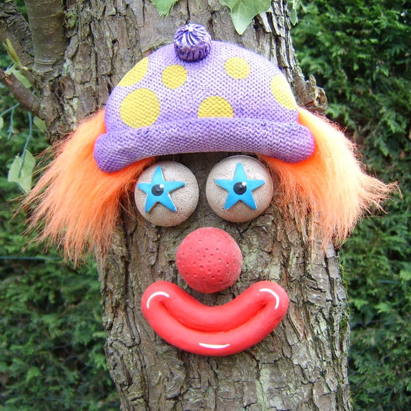 Clown garden decoration. Tree Face outdoor sculpture  statues. gifts for gardeners, funny faces, yard art, outdoor ornaments.  Yard art.