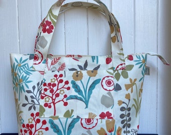 Floral Chic Large Oilcloth Zipped Bag