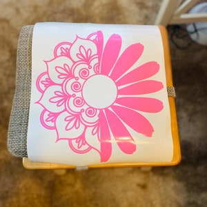Half Daisy Half Mandala, Daisy Car Mandala, Daisy Car Decal, Girly Car Decal, Flower Decal, Back Window Decal, Wall Decal Jeep Hood Decal