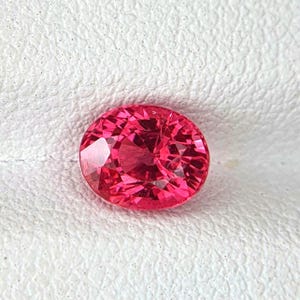 Certified 1.32 ct Mahenge Spinel Hot Neon Red pink Natural high glow for luxurious ring, jewelry